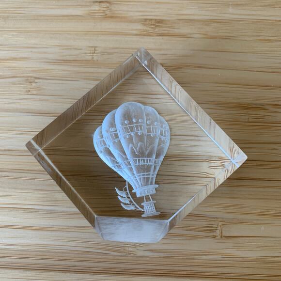 Acrylic Laser Cut Hot Air Balloon Desk Shelf Trinket 2 3/4" x 2 1/4" - Picture 1 of 4